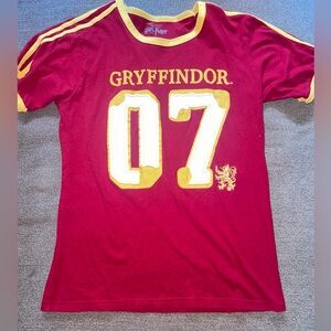 🪄 Harry Potter Universal Studios Gryffindor House Shirt – Women’s Small 🦁